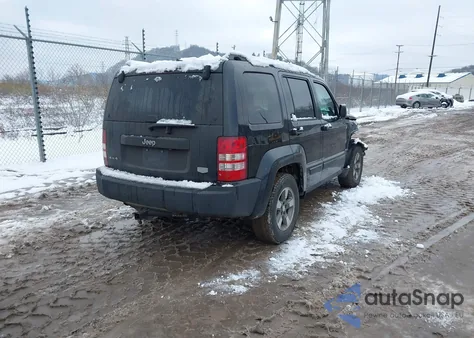 2008 Jeep Liberty Sport из США, поврежденный, VIN 1J8GN28K08W270526